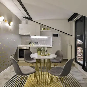  Aparthotel Ava Butik